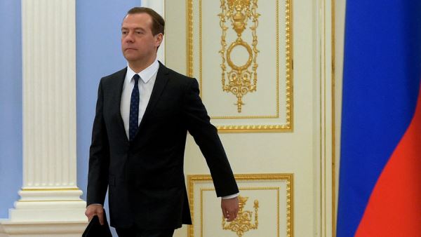 Медведев назвал коронавирус испытанием