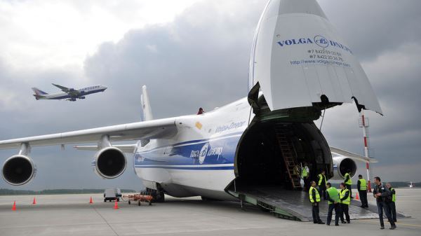 Минобороны показало взлет российского самолета с гуманитарной помощью в США