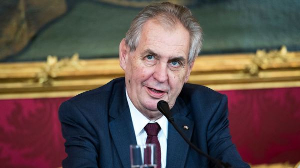 Президент Чехии осудил снос памятника Коневу
