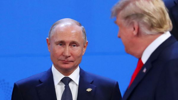 Песков: Трамп и Путин не обсуждали отмену санкций